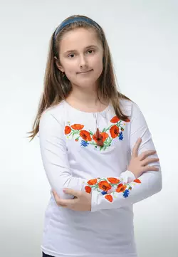 Белая вышитая футболка для девочки с цветами «Маки с васильками» 92