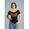 Стильна жіноча вишита футболка у чорному кольорі з круглим вирізом "Маки" Стильна жіноча вишита футболка у чорному кольорі з круглим вирізом "Маки"