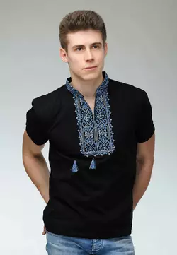 Стильна чорна чоловіча вишита футболка «Король Данило (синя вишивка)» Стильна чорна чоловіча вишита футболка «Король Данило (синя вишивка)»