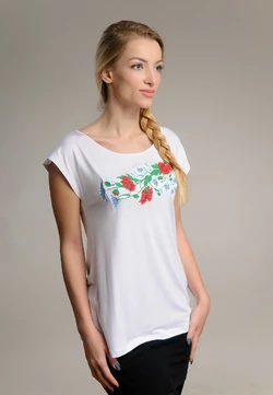 Белая вышитая футболка реглан с цветами «Полевой букет»