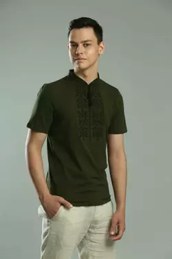 Стильная мужская футболка с вышивкой на груди в темно-зеленом цвете "Тризуб"
