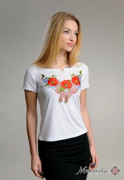 Женская белая вышиванка с коротким рукавом с растительным орнаментом «Чудо маки»