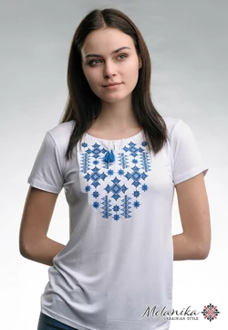 Летняя женская вышитая футболка белого цвета «Звездное сияние (синяя вышивка)»