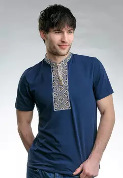 Чоловіча футболка з вишивкою в українському стилі «Козацька (бежева вишивка)» Чоловіча футболка з вишивкою в українському стилі «Козацька (бежева вишивка)»