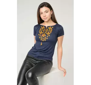 Жіноча футболка з оранжевою вишивкою у темно-синьому кольорі із кутасиками «Зор'яне Сяйво» Жіноча футболка з оранжевою вишивкою у темно-синьому кольорі із кутасиками «Зор'яне Сяйво»