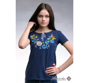 Жіноча вишита футболка на темно-синьому "Віночок"